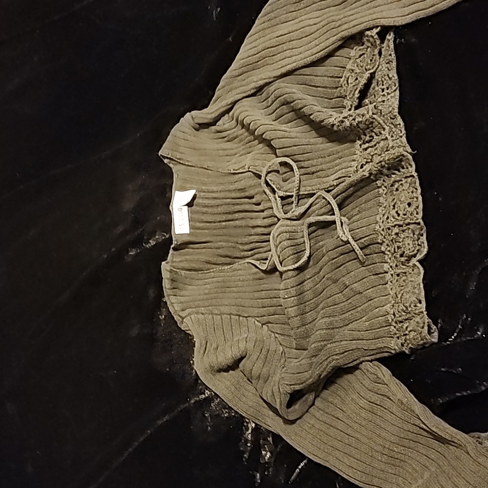 Black cropped sweater